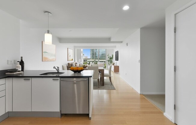 2 beds, 1 bath, 911 sqft, $3,750, Unit 617
