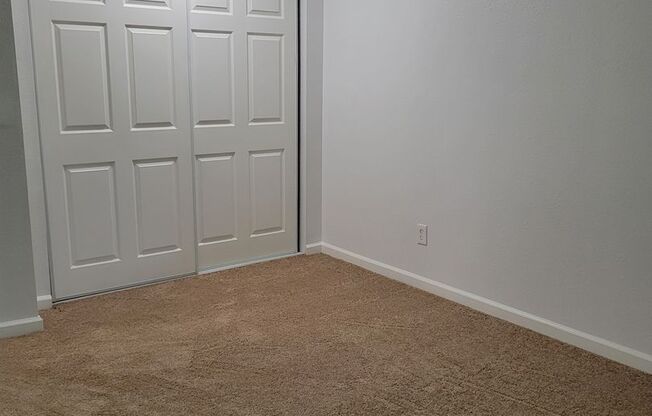 2 beds, 1 bath, 832 sqft, $1,750, Unit 210