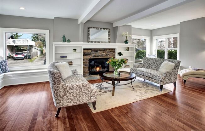 4Bd/2.75Ba Seattle House