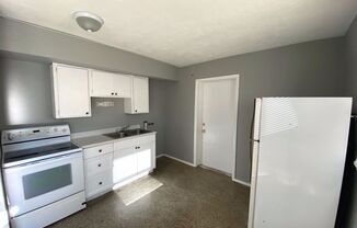 2 beds, 1 bath, $1,650, Unit 2130 N Orange Ave