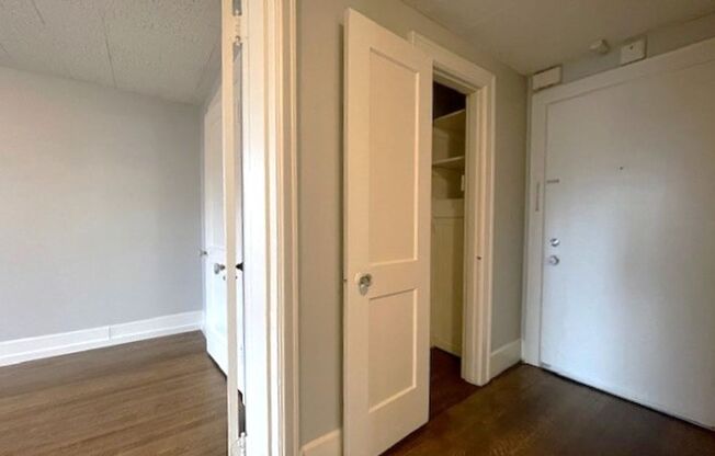 2 beds, 1 bath, 900 sqft, $2,195, Unit 217