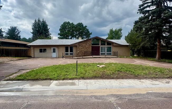 5 bedroom Ranch home in North Colorado Springs