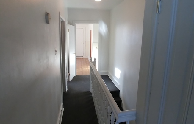 1 bed, 1 bath, 800 sqft, $995, Unit 2nd Flr