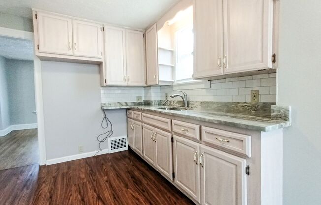 Beautiful Renovated 3 Bedroom, 1.5 Bathroom Colonial in Cleveland Heights, OH!