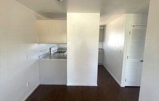 2 beds, 1 bath, $2,125, Unit 502D