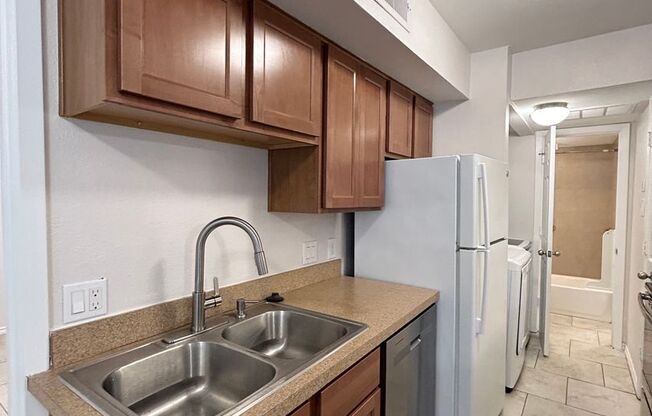 2 beds, 2 baths, $1,375, Unit #1919