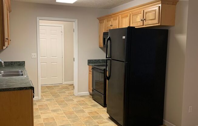 3 beds, 2 baths, $1,595