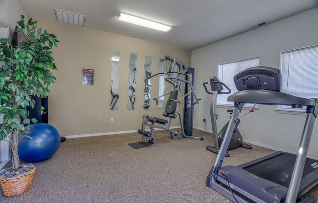 Aaron Ridge Apartments in Richland, WA with 1 or 2 Bedrooms, Pool, Fitness Center, A/C & More!