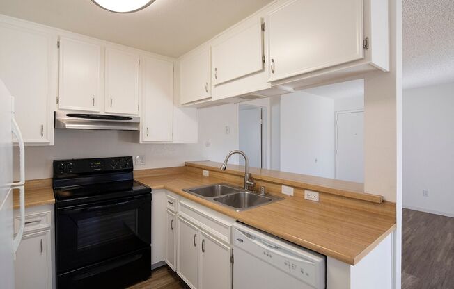 1 bed, 1 bath, 795 sqft, $1,745, Unit 25