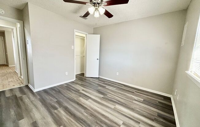 2 beds, 1 bath, 890 sqft, $945, Unit #32