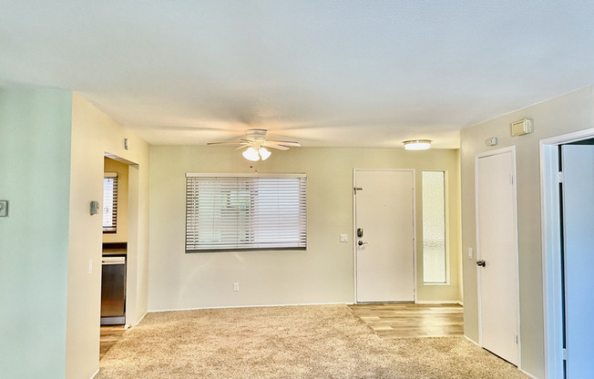 2530 Clairemont Dr 204