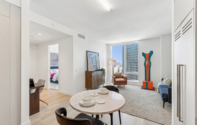 1 bed, 1 bath, $4,950, Unit 27J