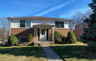 7598 BOLEYN DR