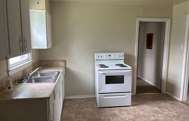 2 beds, 1 bath, $925