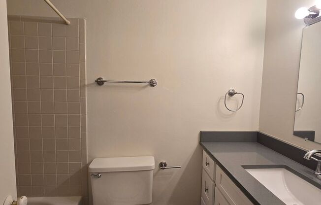 2 beds, 1 bath, $1,650