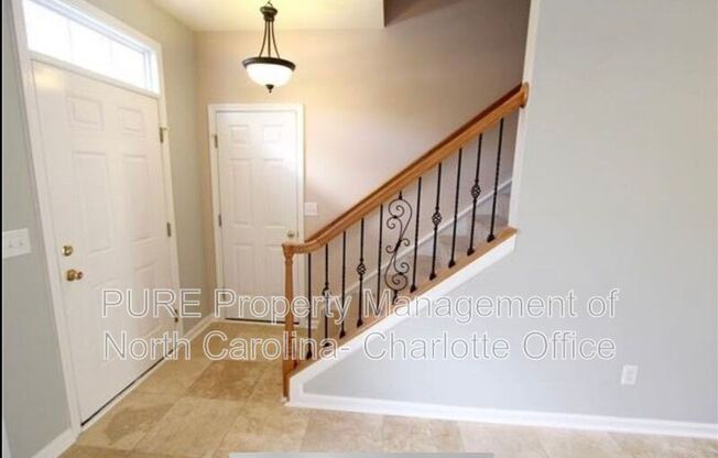 6033 QUEENS WALK CT