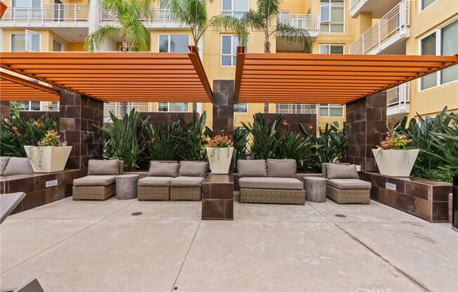 2 beds, 2 baths, 1,050 sqft, $3,250, Unit 206