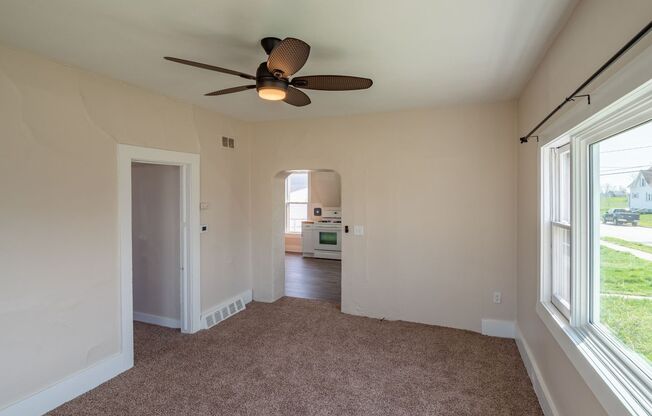 1 bed, 1.5 baths, 850 sqft, $1,050, Unit Lower