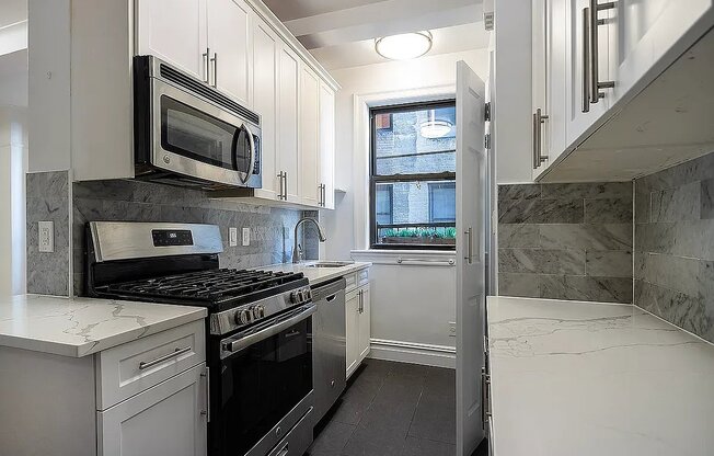 2 beds, 2 baths, 1,400 sqft, $9,600, Unit 11C