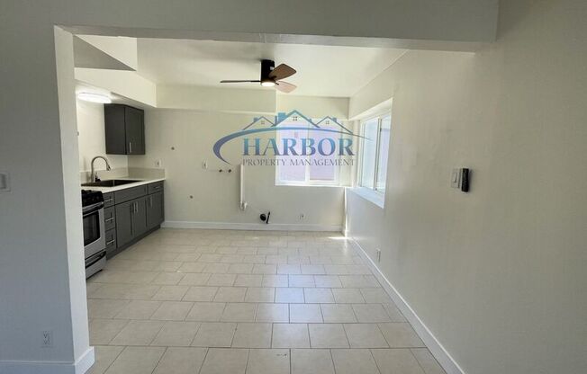 571 W 4 ST