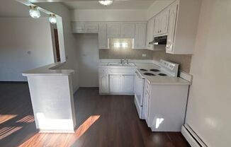 2 beds, 1 bath, $1,495, Unit 07