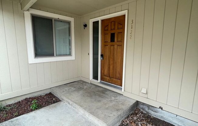 2 beds, 1 bath, 928 sqft, $1,495