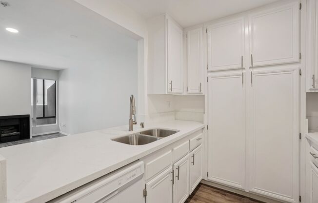 1 bed, 1 bath, 700 sqft, $1,748, Unit 120