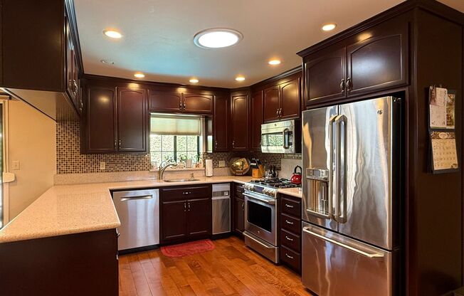 Spacious 4-Bedroom Home, Cupertino Schools, Gated Pool, Solar - Dog Friendly