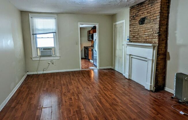 Large 2 Bedroom Close to Carson St