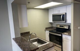 Russell Court Apartments