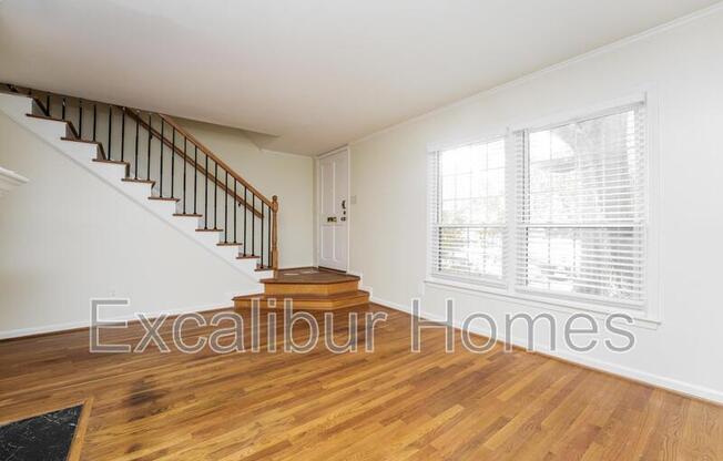 35 LA RUE PL NW