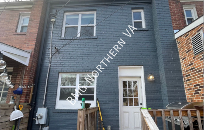 3017 MANNING ST