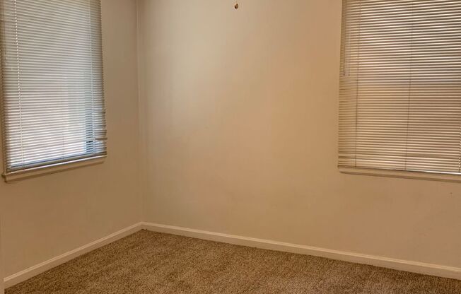 1 bed, 1 bath, 550 sqft, $1,095, Unit Unit 9