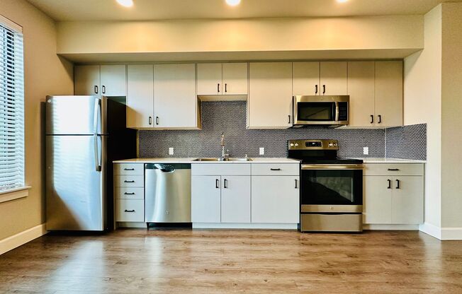 Studio, 1 bath, 346 sqft, $1,350, Unit 417-214