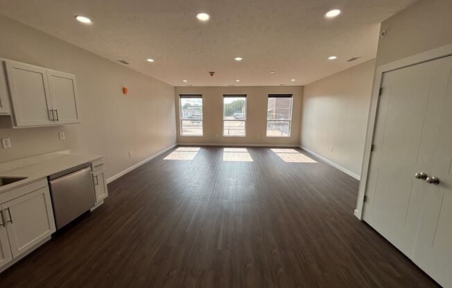 Studio, 1 bath, 660 sqft, $1,395, Unit 522 - S857 ADA Unit