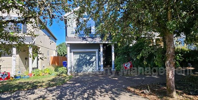 4322 NE 76 AVE