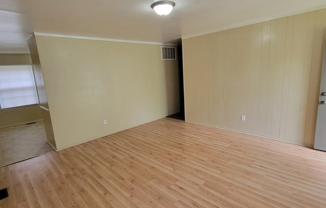 3381 PAYTON AVE