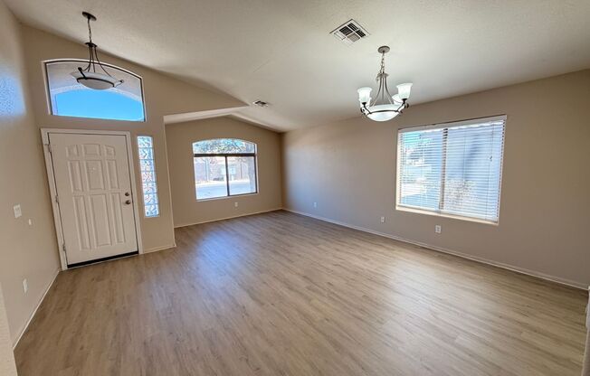 *NEW* Flooring + *NEW* Custom Paint Single Story Goodyear Home 4 Rent!