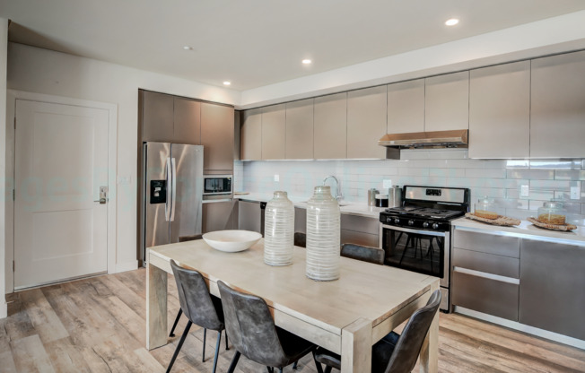 Beautiful Newly Built 2 Bed 2.5 Bath Townhome