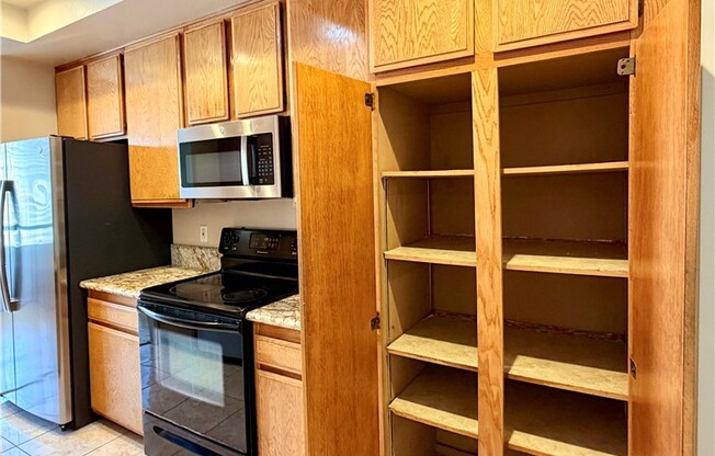 2 beds, 2.5 baths, 1,602 sqft, $4,200, Unit 1508
