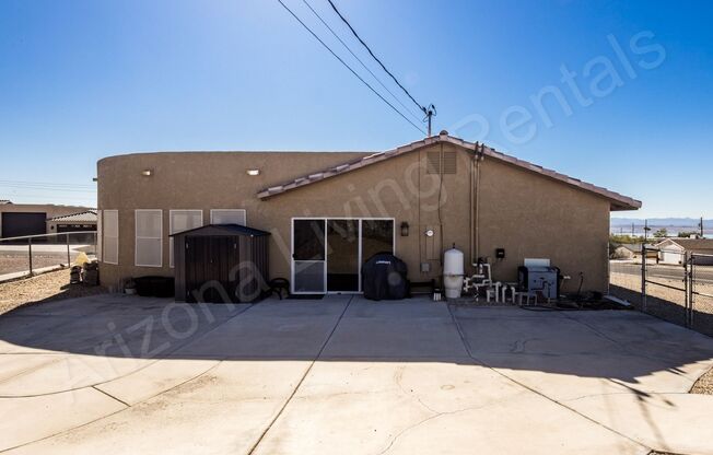 3 beds, 2 baths, $2,600