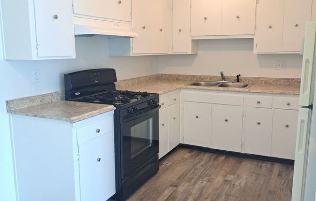 4538 E Hamilton