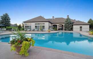 swimming pool at Dakota Ridge apartments