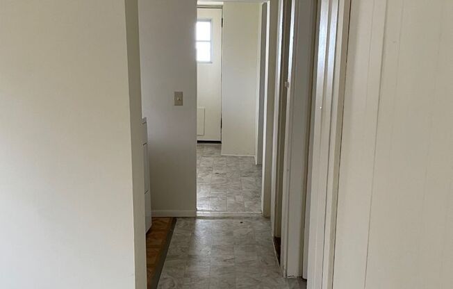 2 beds, 1 bath, $3,200