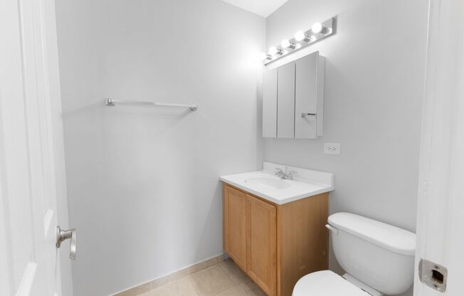 2 beds, 2 baths, 900 sqft, $2,550, Unit 406