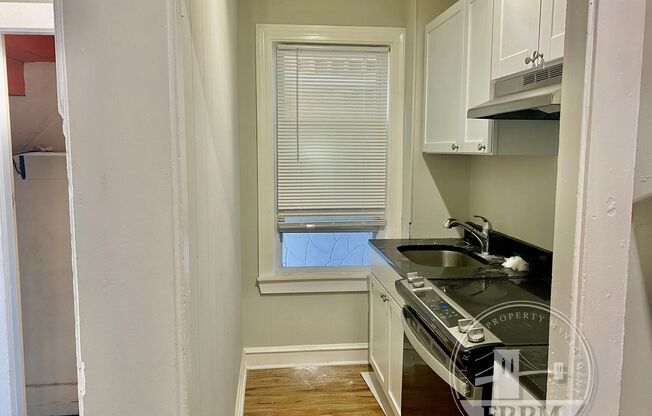270 4th St