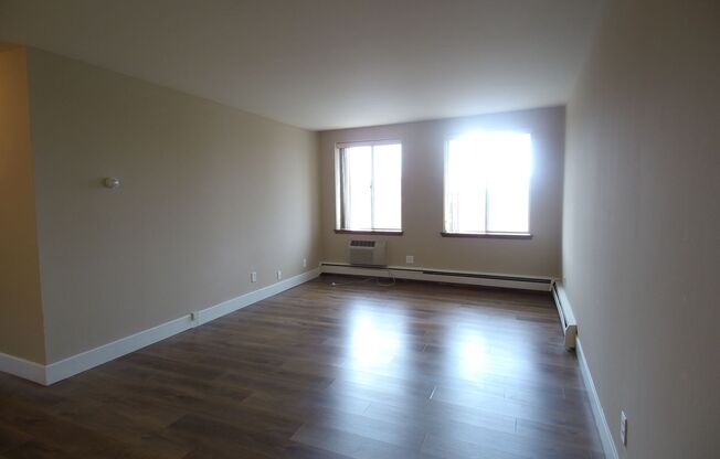 2 beds, 1 bath, 800 sqft, $1,185, Unit 200