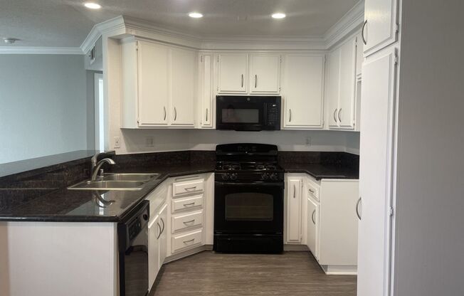 1 bed, 1 bath, 694 sqft, $2,375, Unit 709