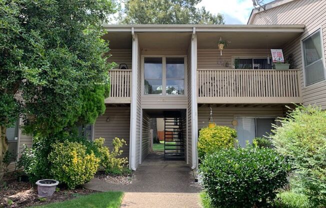 First Floor 2BD/2BA Condo on Memphis/Germantown Line!