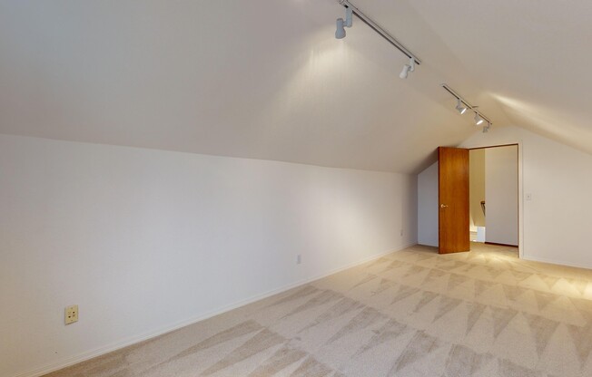 3 beds, 2.5 baths, $3,400